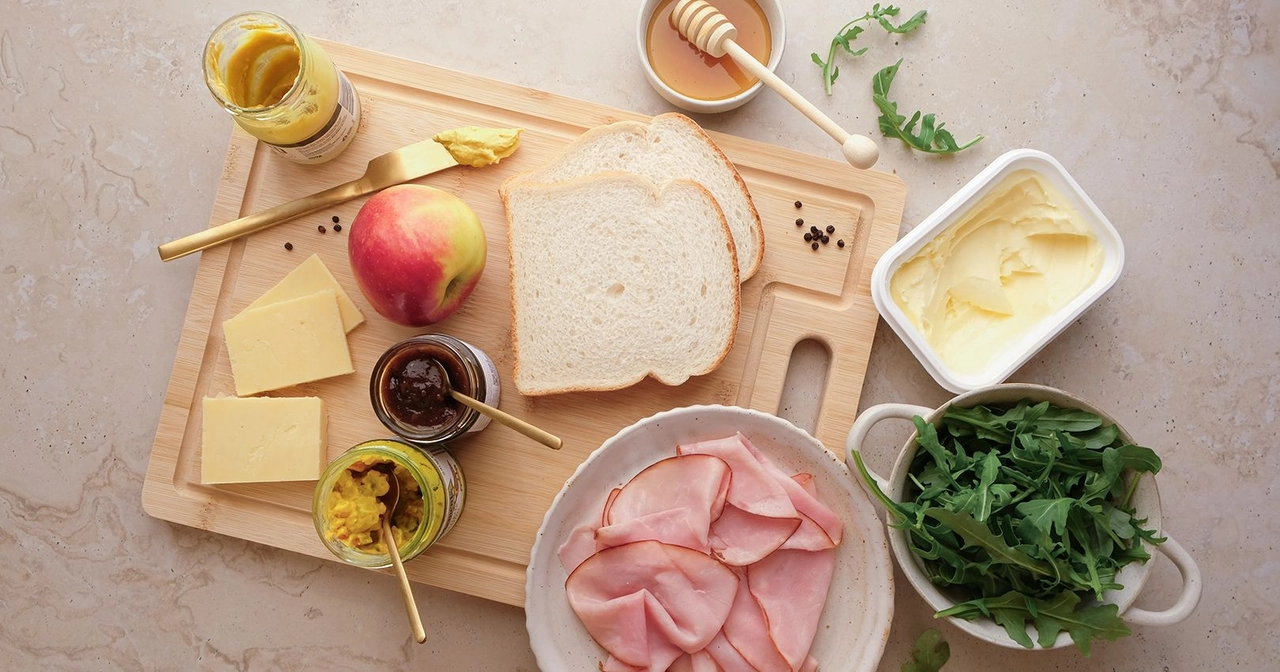 Ingredients to make a ploughman's sandwich