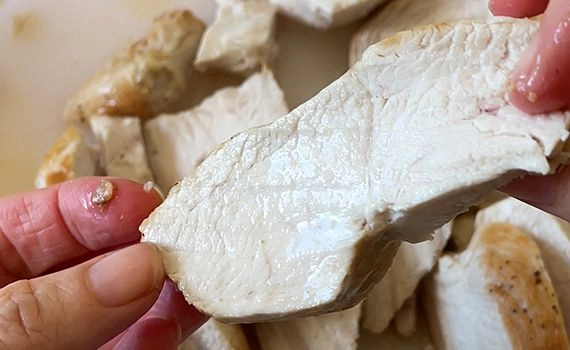 Sliced chicken