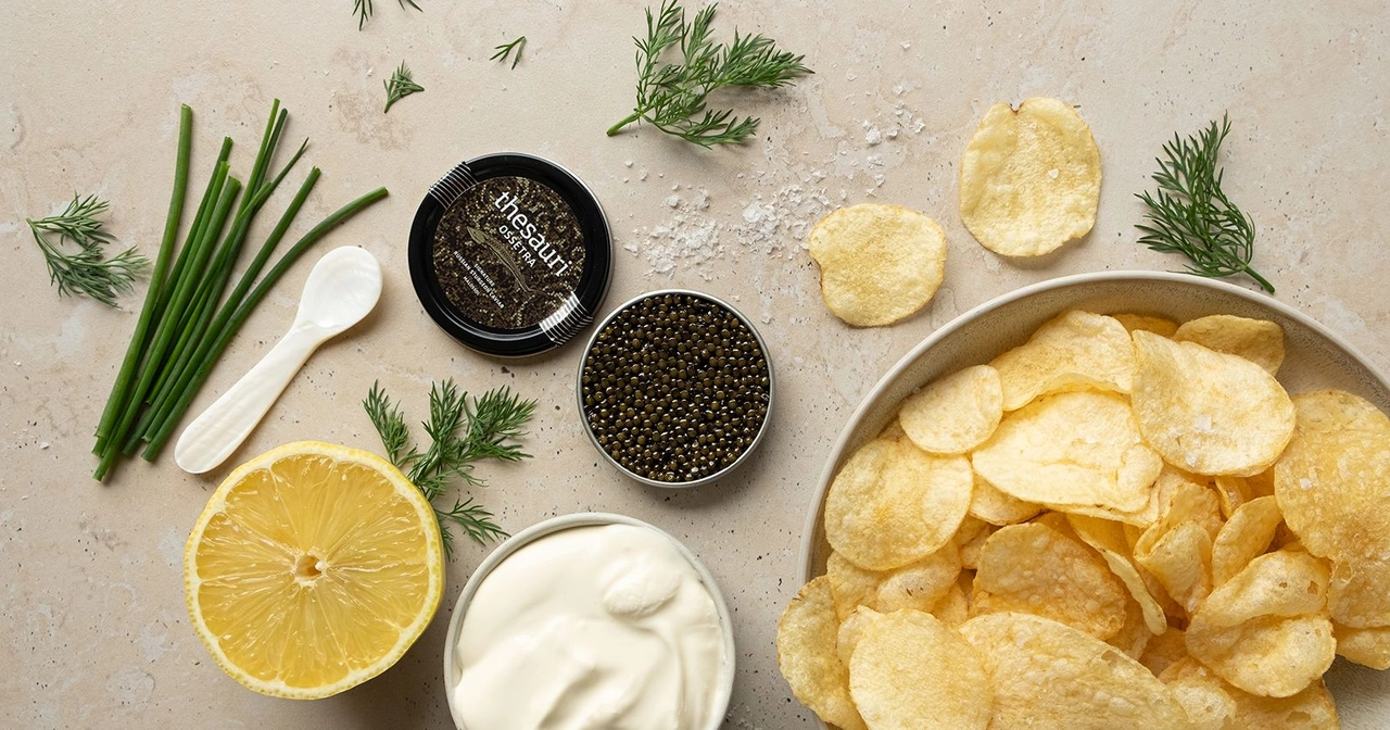 Caviar and potato chips ingredients