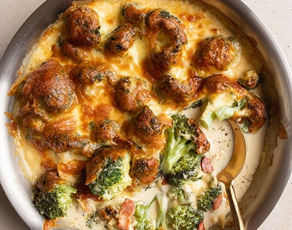Cheesy bacon broccoli bake