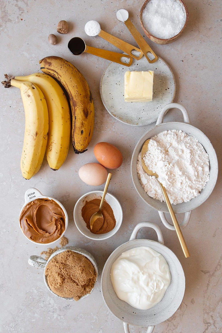 Ingredients to make cinnamon crunch banana muffins