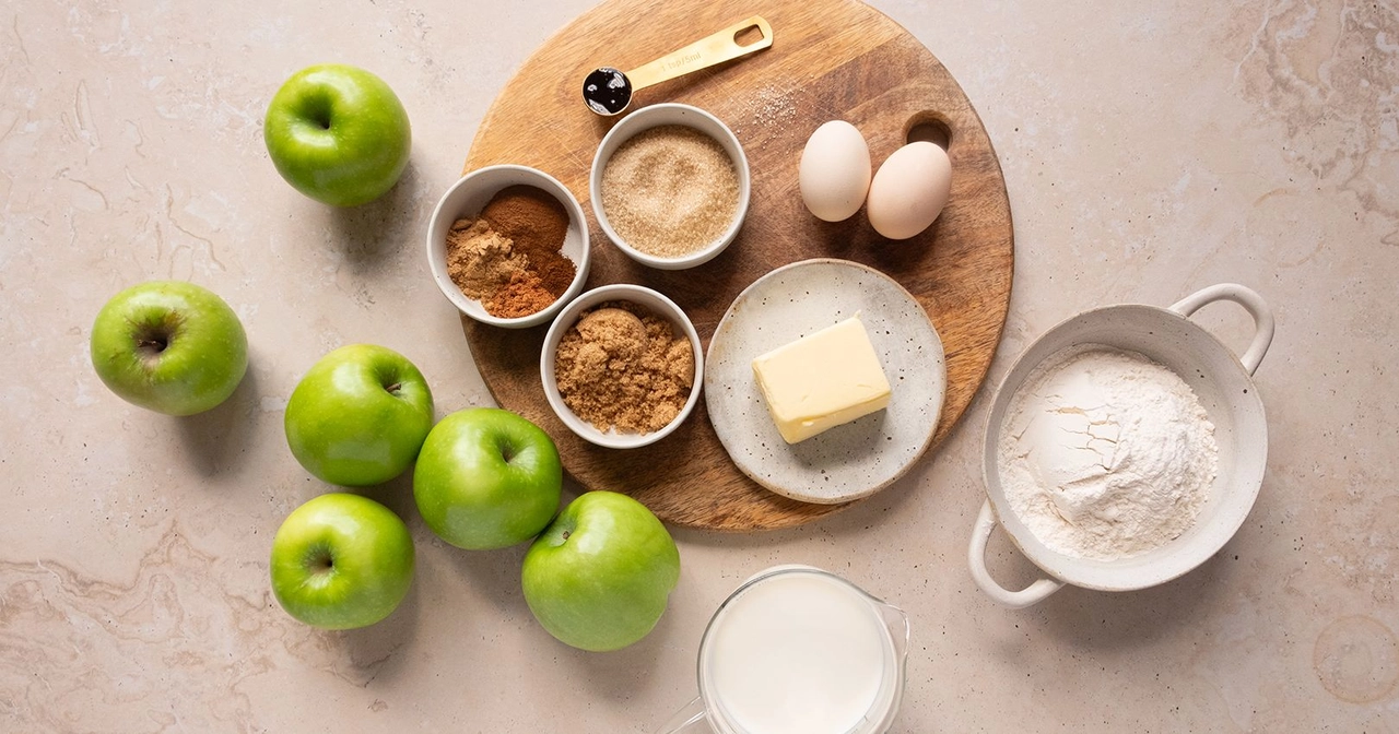 Ingredients to make Apple Pie Crepes