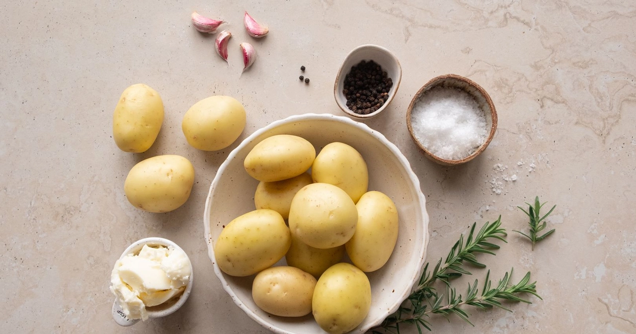 Ingredients to make beef tallow roasted potatoes